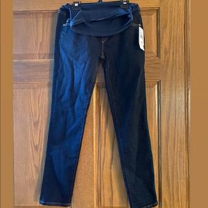 🌼 Skinny Leg Maternity Denim 🌼